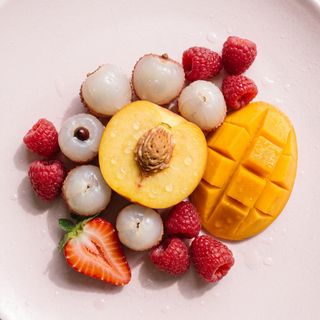 Fruity scents: peach, lychee and berries
