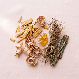 Woody scents: sandalwood, cedar and amber